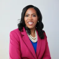 Dr Alicia Shelly headshot 2